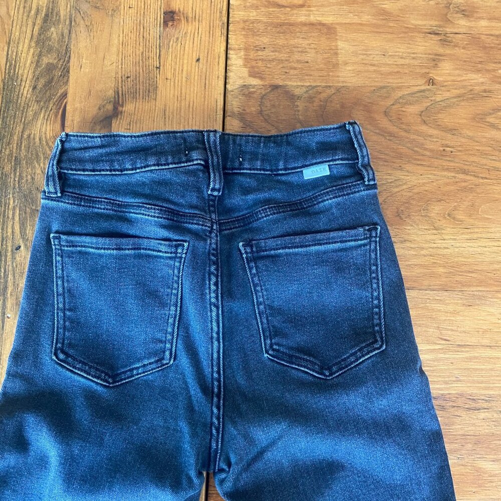 EUC Daze Faded Black Raw Hem Hug Skinny Jeans Sz 25 - Picture 5 of 6